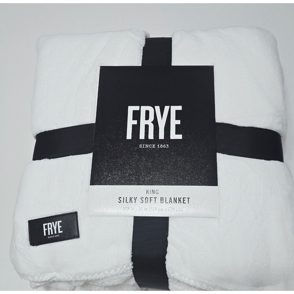 New FRYE‎ - 108in x 90in King Silky Soft Blanket Plush Throw Bedding White Poly